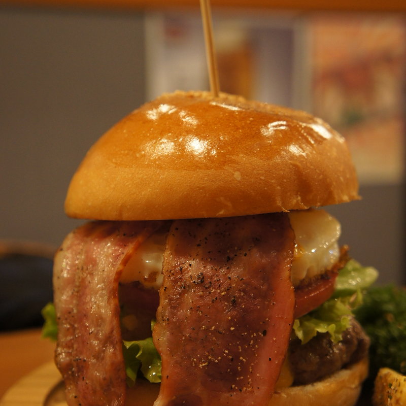 ベーコンエッグバーガー(ゴホウビダイナー)