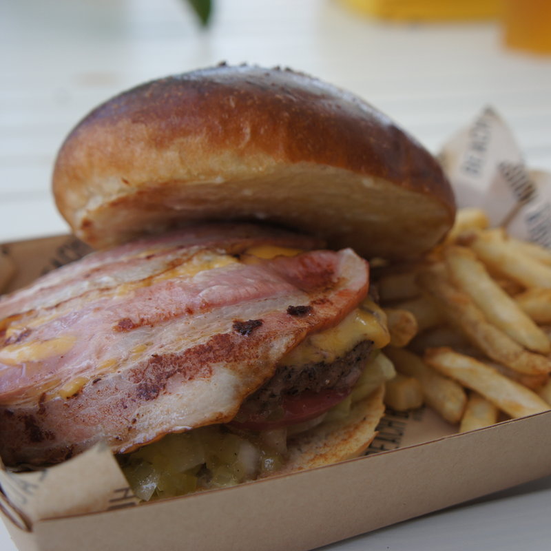 ベーコンチーズバーガー(ザ ビーチバーガーショップ （THE BEACH BURGER SHOP）)