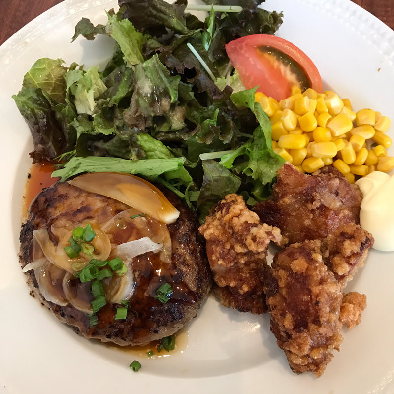ランチ ハンバーグと鶏から揚げ(ロイヤルホスト南バイパス店)