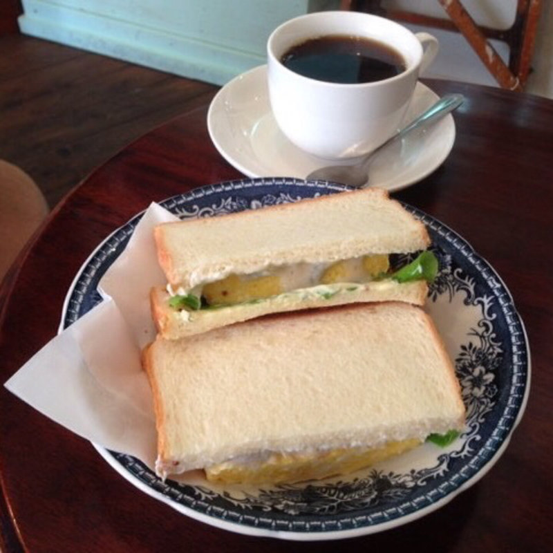 オムレツとチーズのサンド(ピクチャーサンドコーヒー&チキン)
