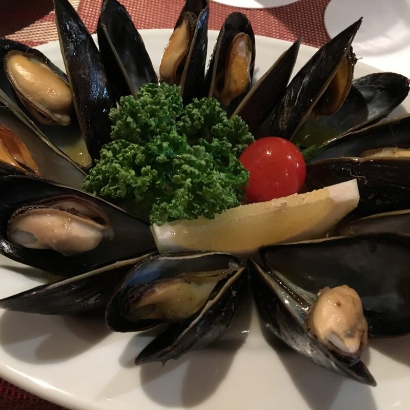 ムール貝の白ワイン蒸し(VARIO)