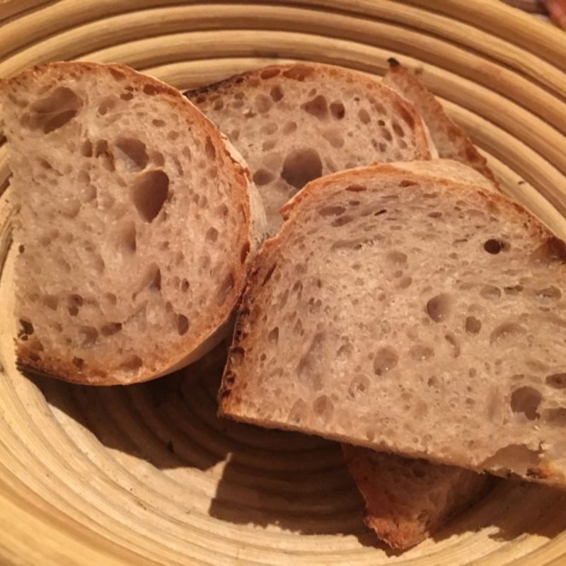 自家製パン(ファミリア（famiglia）)