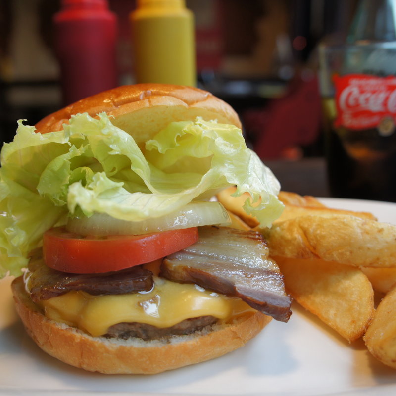 スモークベーコンチーズバーガー(レッドウッド （REDWOOD）)