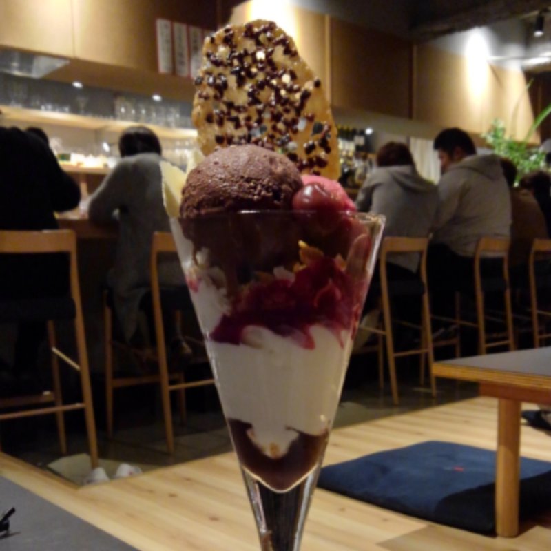 チョコレートのパフェ(パフェ、酒、珈琲「佐藤」)