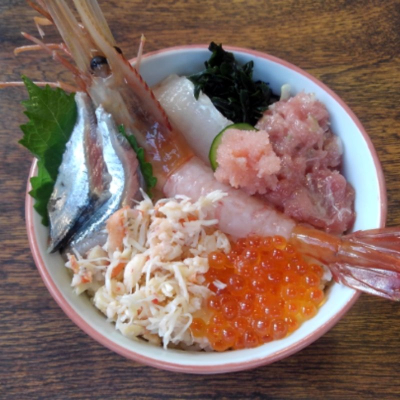 季節のおすすめ海鮮丼(海鮮市場 北のグルメ)
