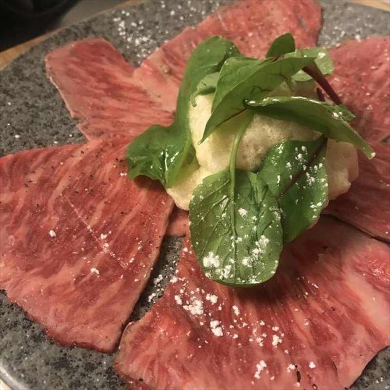 近江牛のカルパッチョ(カッシーワE-ma梅田店)