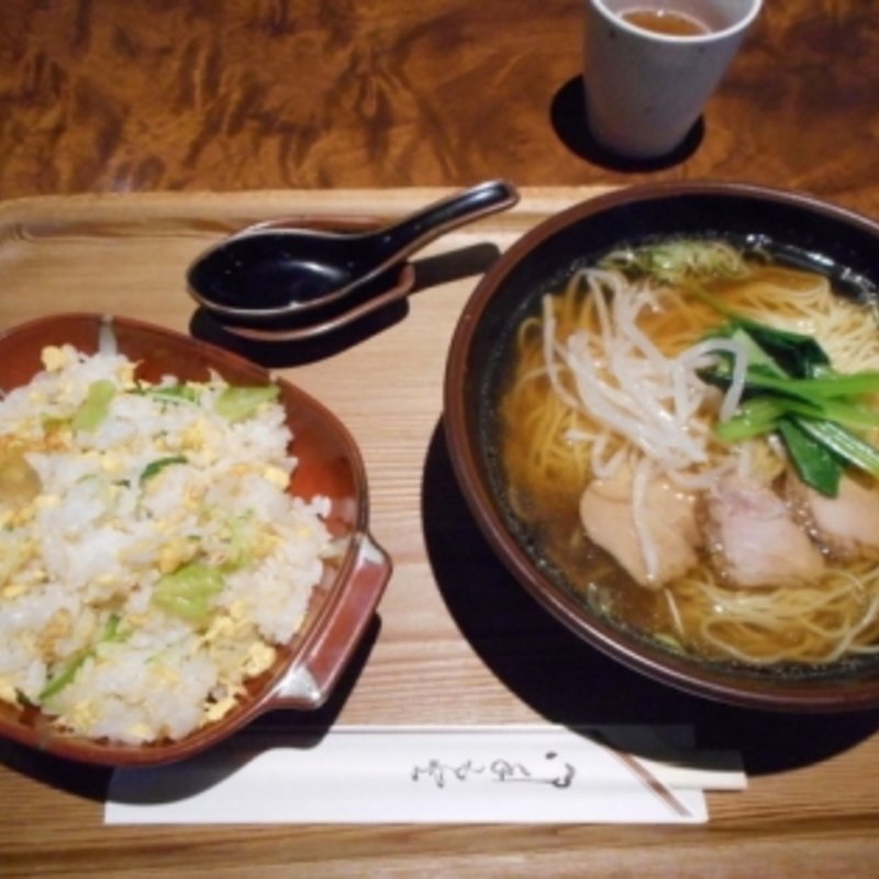 ラーメンとカニチャーハン(ディナーハウス東伸 )