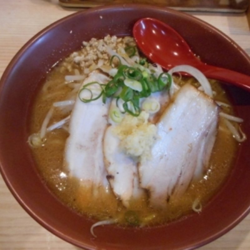 3枚チャーシュー焼き味噌ラーメン(拉麺 大公)