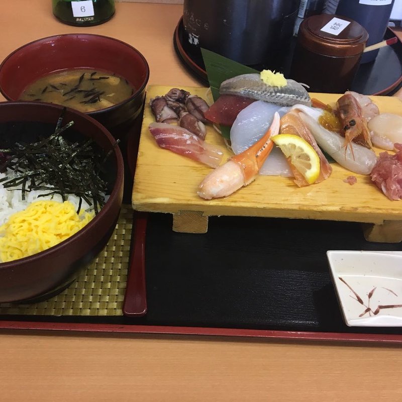お刺身定食(海鮮すし食堂 にほんのうみ刈谷本店)