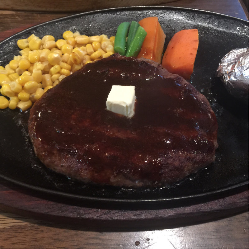 牛肉100% ハンバーグ(浪漫亭)