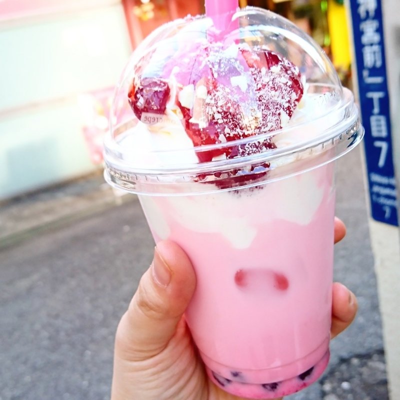 イチゴミルクタピオカーナ(コムクレープ 原宿店)