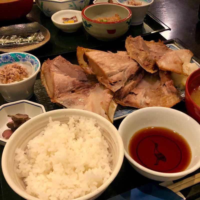 鮪カマ塩焼き(魚四季 （うおしき）)