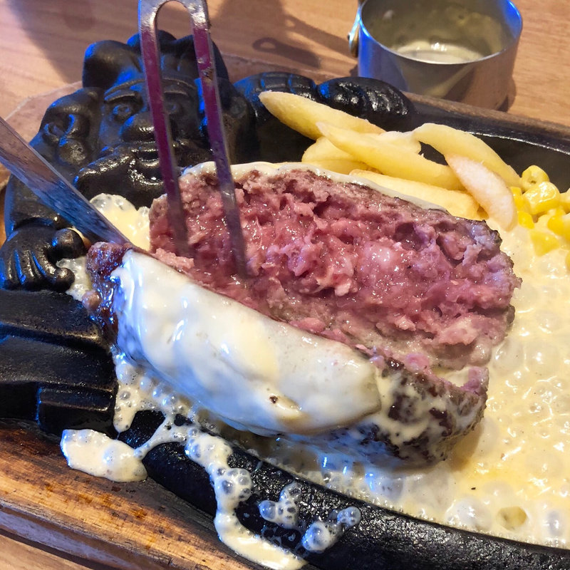 極みブロンコハンバーグ ＋ フォンデュ風チーズソース(ステーキハウス ブロンコビリー萩野通店)