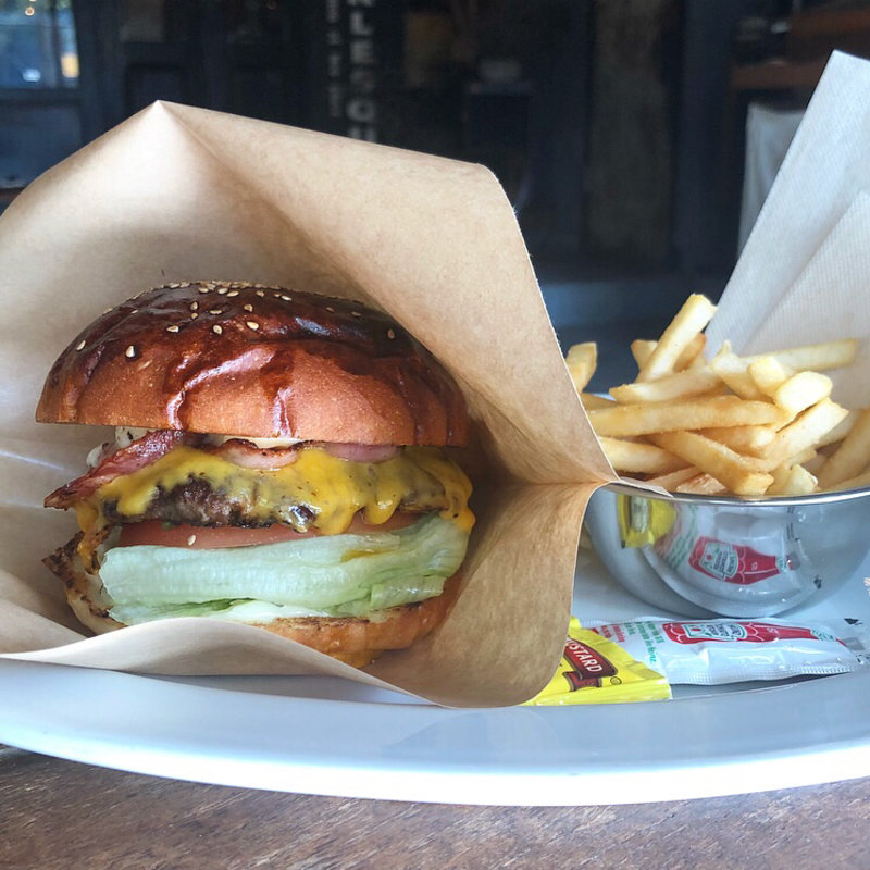 ベーコンチーズバーガー(バーレスク （Burlesque）)