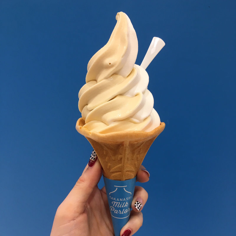 低温殺菌牛乳＆安納芋ソフト(タカナシ ミルクパーラー)