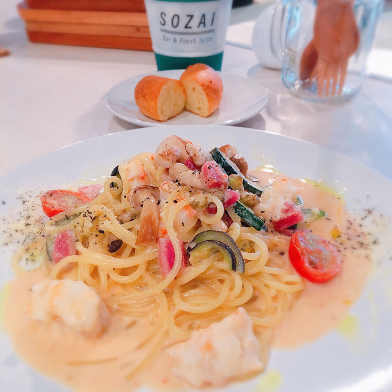 プリプリ赤エビのクリームソース(SOZAI バル & fresh juice)