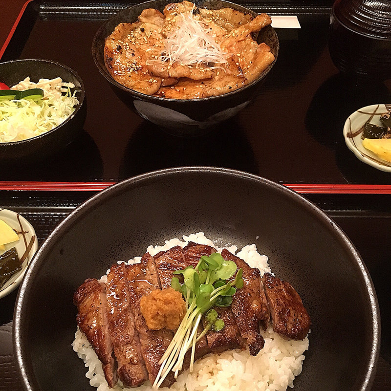 牛ステーキ丼(とはち)