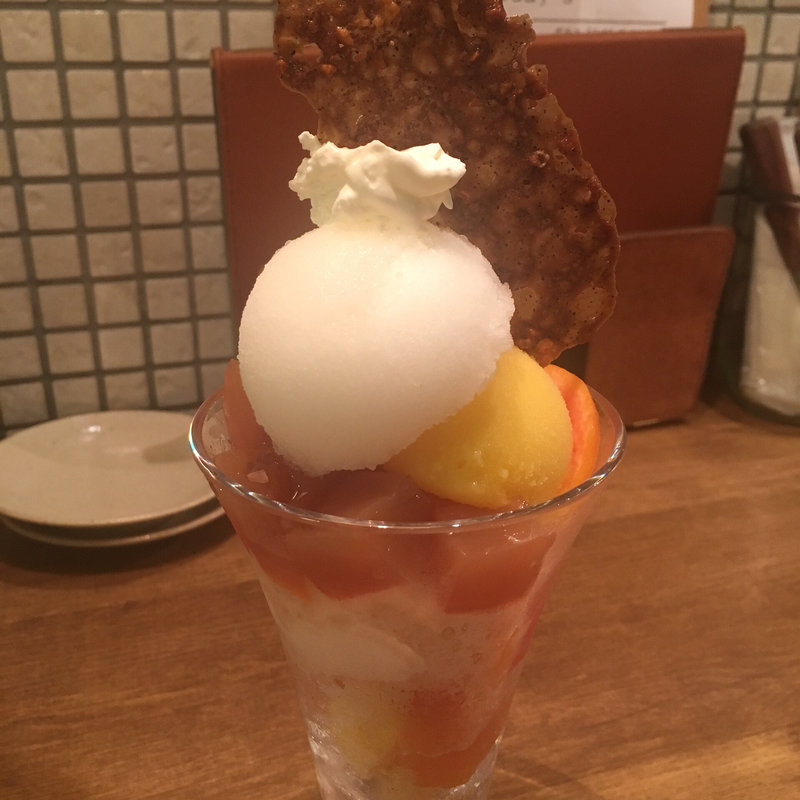 グレープフルーツと紅茶のパフェ(六鹿)