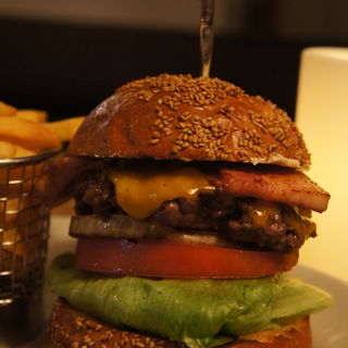  ベーコンチーズバーガー(BOSSA BURGER)