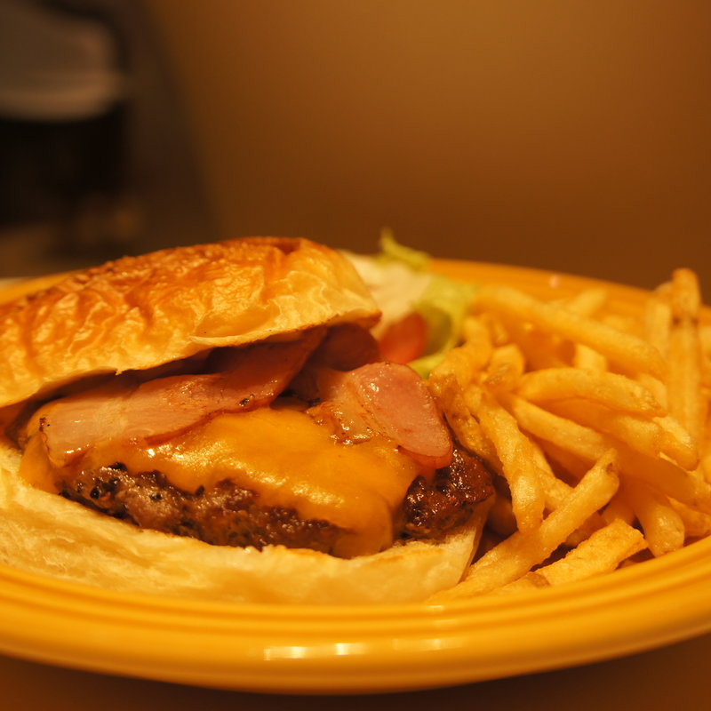 ベーコンチーズバーガー(サニーダイナー 柏の葉T-SITE)