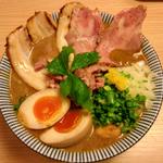 ラム煮干中華そば（全部のせ）(自家製麺 MENSHO TOKYO)