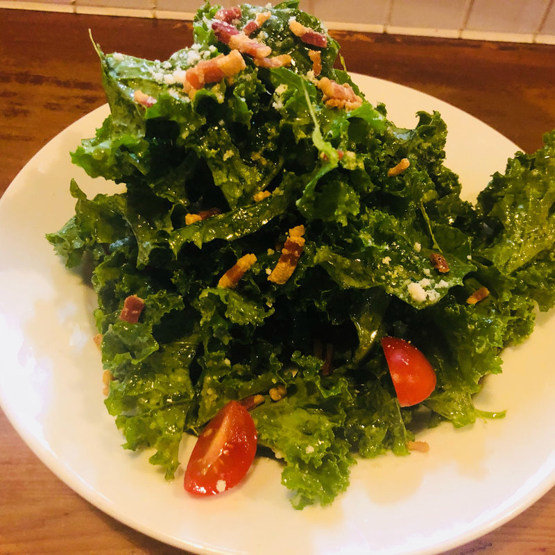 カーリーケールとパンチェッタのサラダ(funicula)