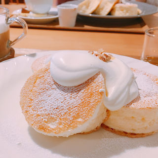 キャラメルナッツパンケーキ(Cafe AINOMIYA)