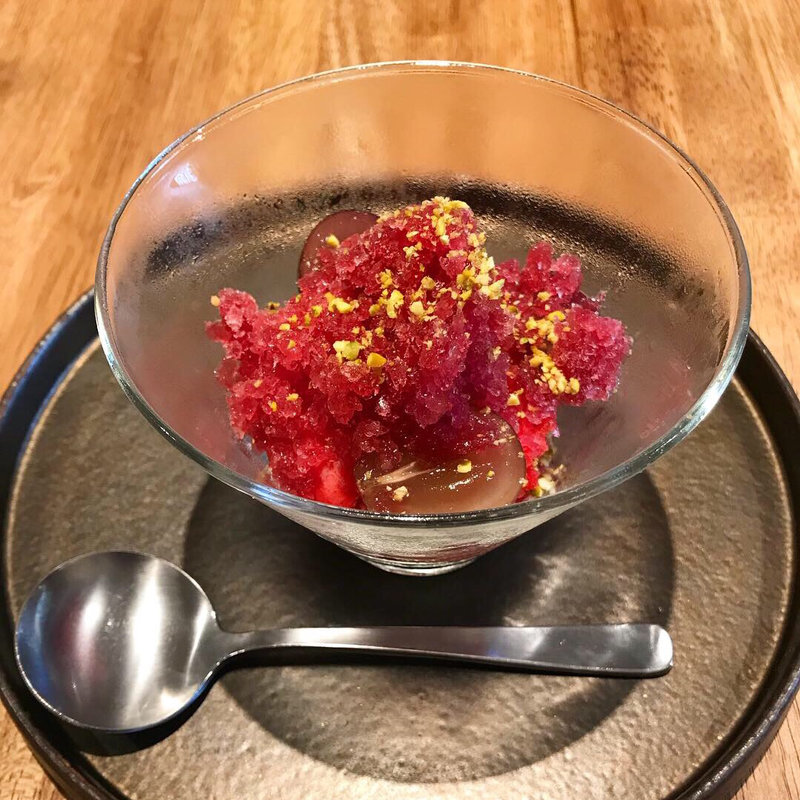 葡萄とフランボワーズの小さなパルフェ(dining social (ダイニングソシアル))