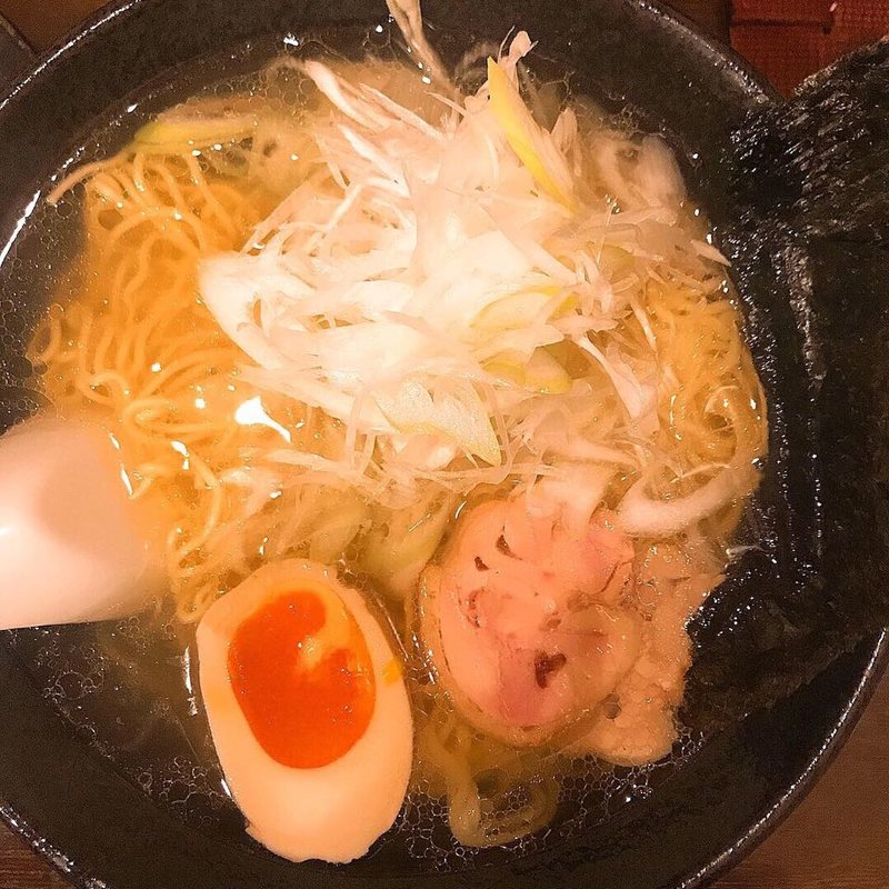 比内地鶏の塩鶏そば(焼き鳥 華蔵(かぐら))