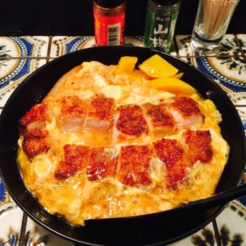 三元豚の厚切りカツ丼(とんかつ七兵衛 三宮店)