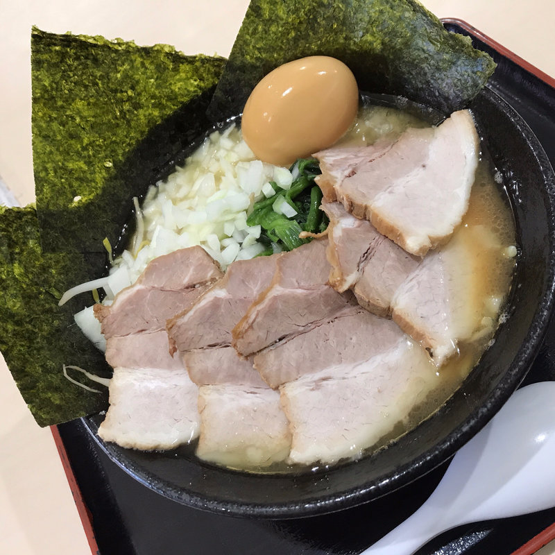 ラーメン チャーシュー&味玉&タマネギ増し(横浜家系ラーメン 宝来家)