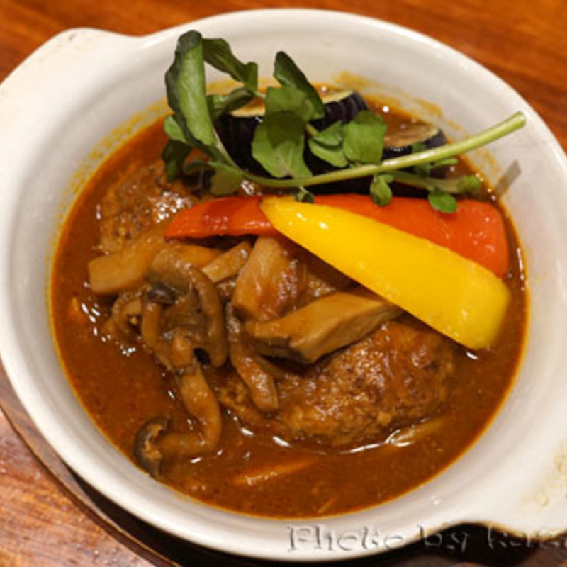 ハンバーグキノコデミソース(SWANLAKE Pub Edo 八重洲店 （スワンレイクパブエド）)