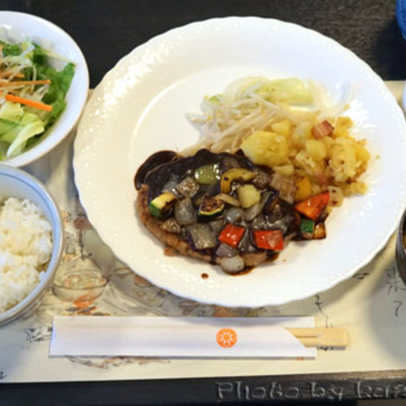 ハンバーグセット(日本料理 車屋別館)