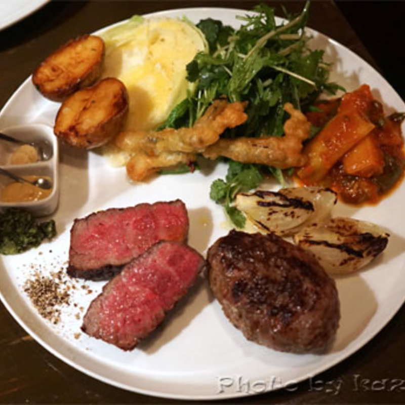 炭焼半生ハンバーグ(勘之丞 （カンノジョウ）)