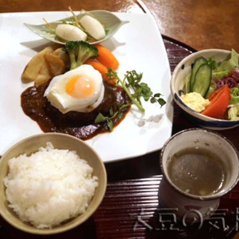 クラシックハンバーグ(銀座らん月)