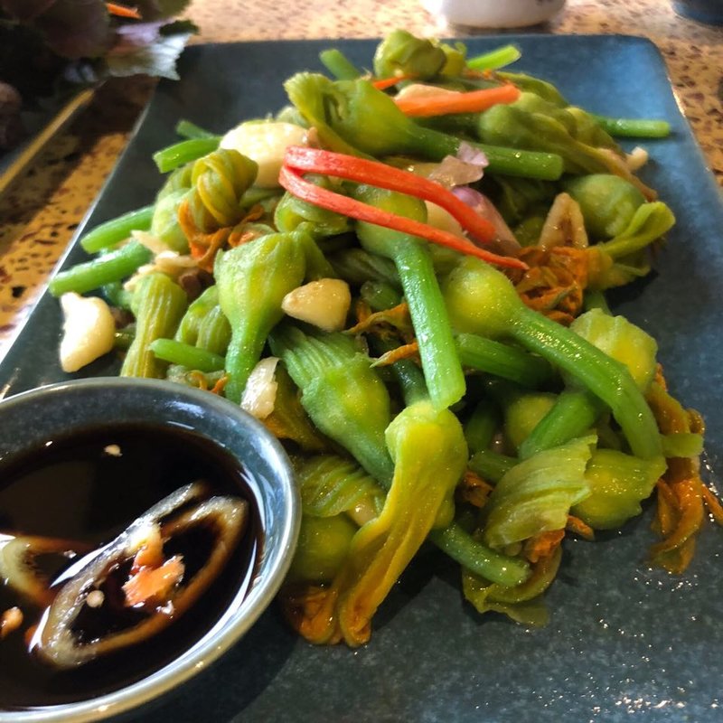 かぼちゃの花のにんにく炒め(SH Garden)