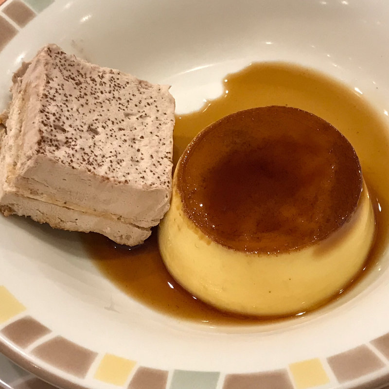 プリンとヘーゼルナッツの盛合せ(サイゼリヤ 大阪日本橋駅前店 )