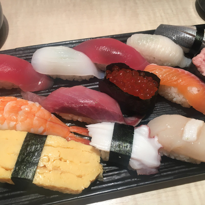 ボリュームランチ(梅丘寿司の美登利 赤坂店)