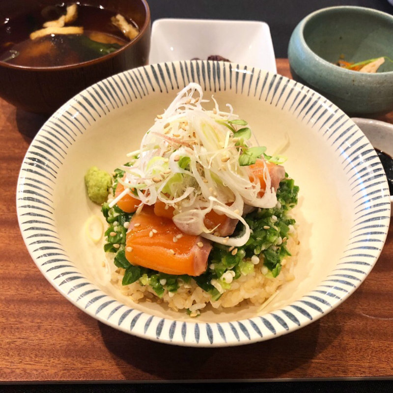 海鮮丼(東山和み館 玄)