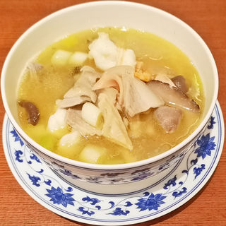 海味麺(魚介出汁の塩味スープ麺)(老四川 飄香小院 六本木ヒルズ店)