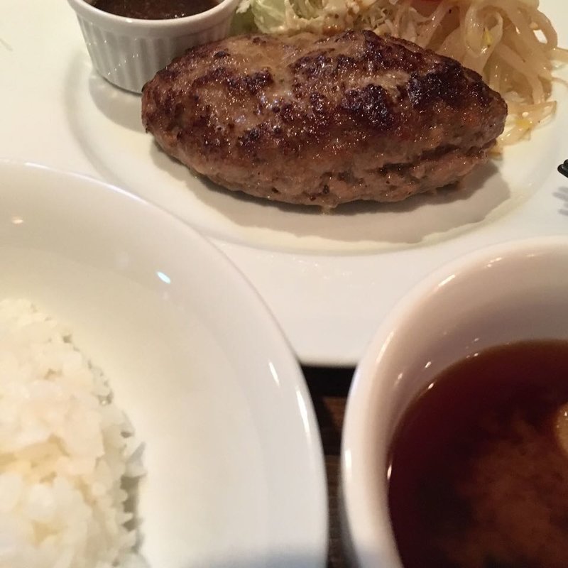 ハンバーグ定食(nagono salon 那古野サロン nuovo)