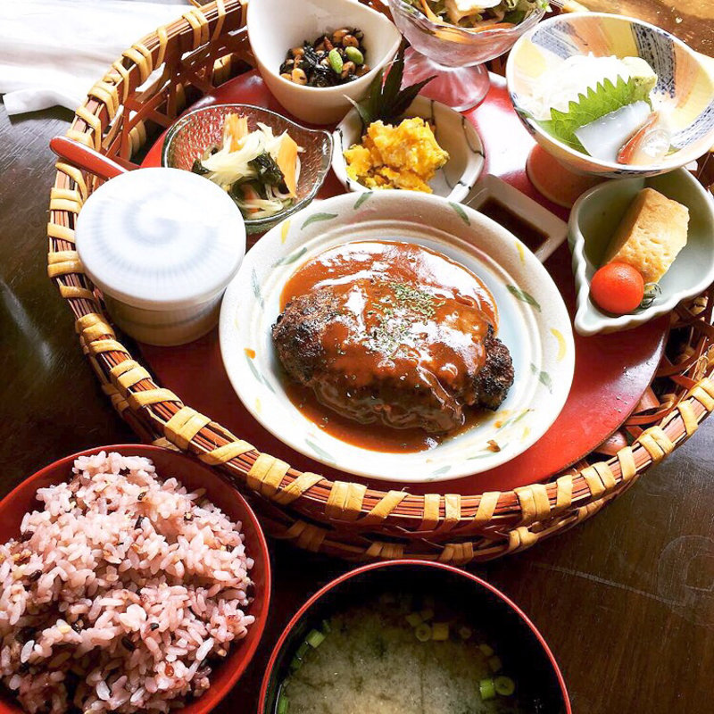 極上ハンバーグ御膳(楽園の食卓 )