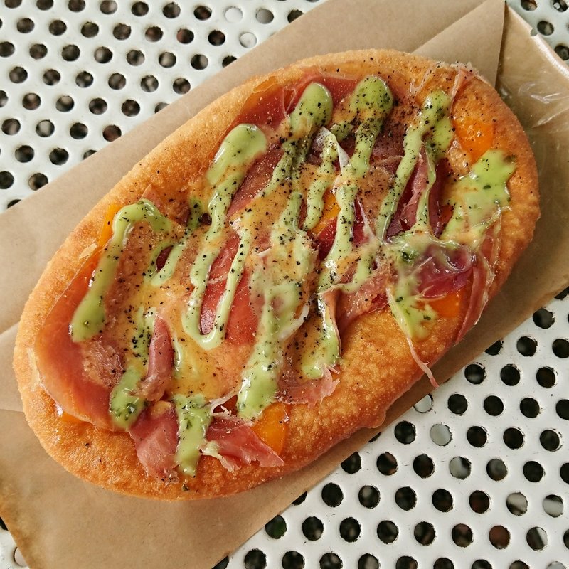 ロコビーズ 生ハムとチェダーチーズ(Cafe Back Country （カフェ バックカントリー）)