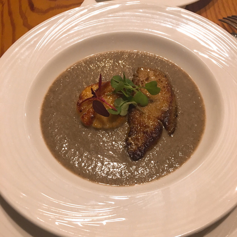 キノコのポタージュホタテ、フォアグラ添え(プティバトー )