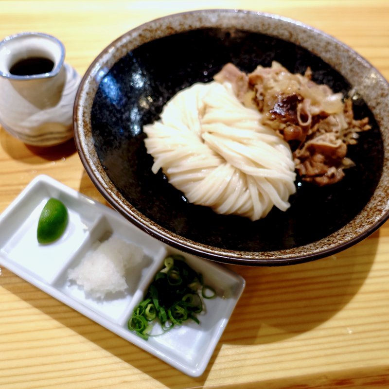 牛しぐれぶっかけうどん(やたがらす UDON（旧名：酒とうどん 一福）)