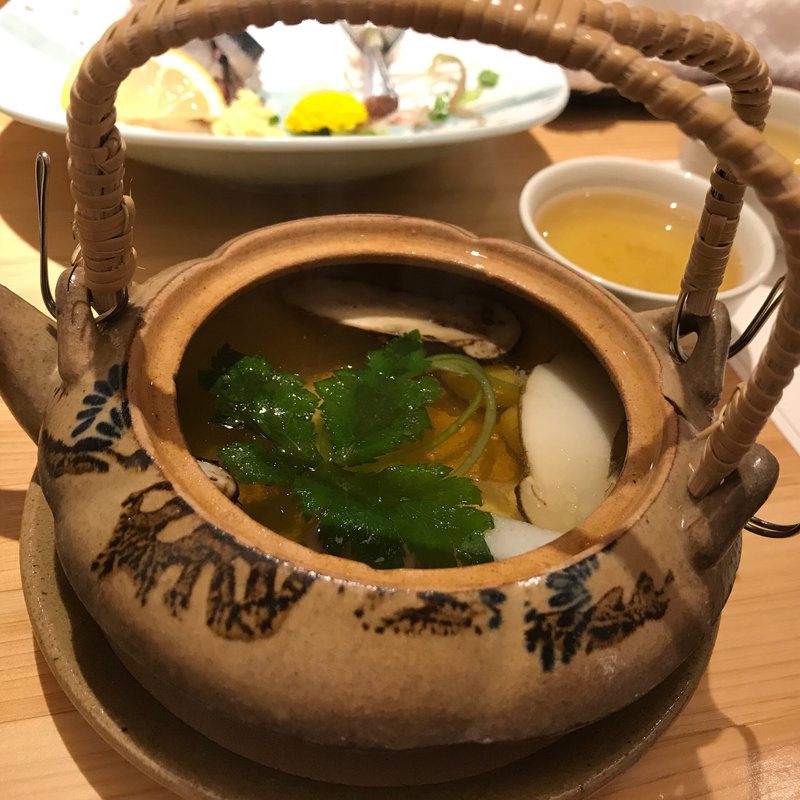 松茸の土瓶蒸し(あさひ鮨 本店 （あさひずし）)