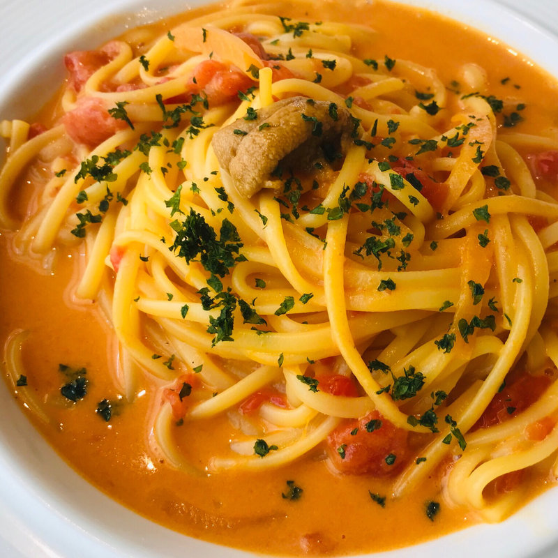 生ウニのトマトクリームソース(イルカリーナ)