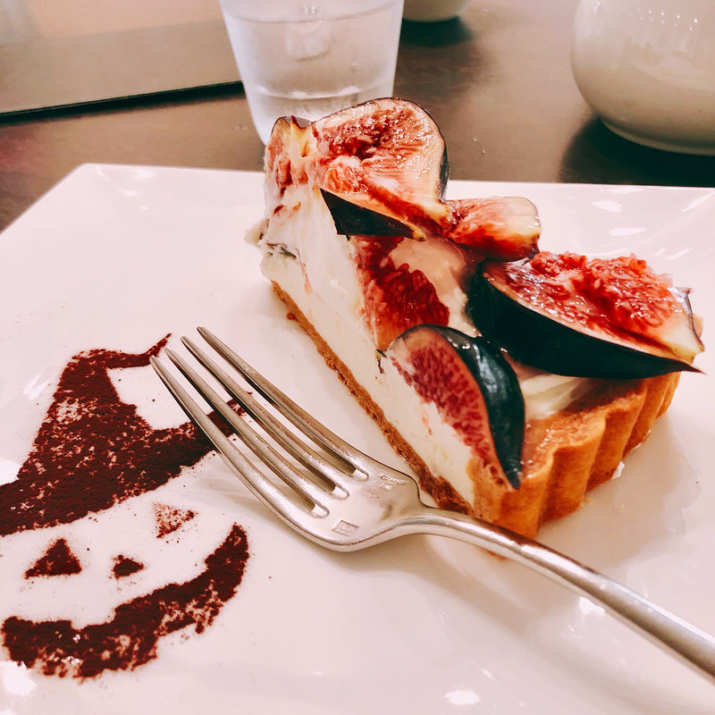 新潟県佐渡産「金のクローバー」いちじくのケーキ(カフェコムサ 船橋東武店)