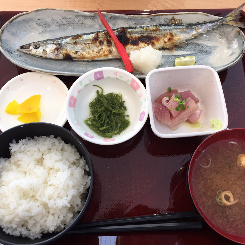 サンマ焼魚定食(女川魚市場食堂 )