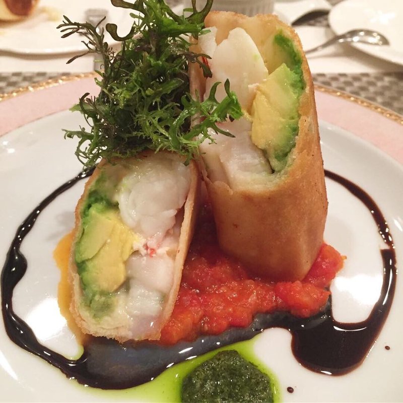 オマール海老と帆立とアボカドの春巻(ISHIDA )